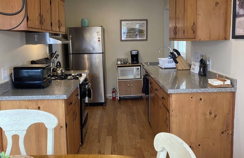 Branford Cottage | Short Beach Coastal Cottage