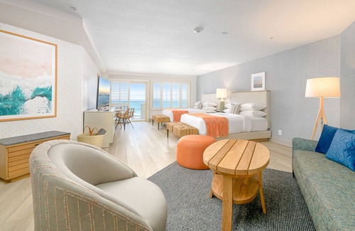 Carlsbad Village House | Short Distance From The Well Known Sites! Outdoor Pool, Free Petit Breakfast!