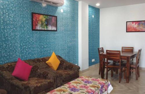 Saket Apartment | SHORT STAY 3BHK Serviced Apartment (LIFT+Kitchen+3 nights min stay) E Block Saket