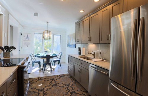 Kiawah Island Villa | Short Walk to Beach. Sun Soaked, Newly Renovated, Bright & Modern Villa with Lagoon Views.