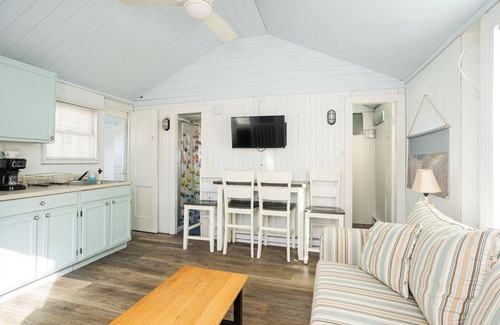 York Beach Cottage | Short Walk to Short Sands & Long Sands! Affordable Vacation in York! #4