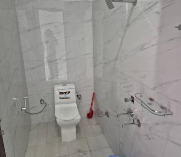 Sitapur Hotel | Shree VAMAN HOTEL & RESTAURANT