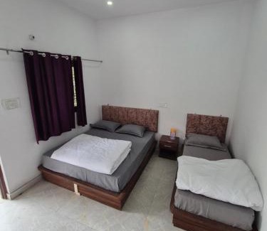 Sitapur Hotel | Shree VAMAN HOTEL & RESTAURANT