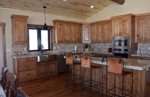 Island Park Cabin | Sierra Azul* 2Br, 2Ba, Sleeps 4, Fire Pit, Bbq Grill, Wifi, Satellite Tv
