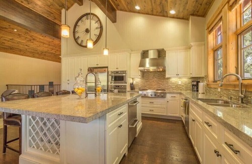 Ponderosa Palisades House | Sierra Sanctuary, 4 BDR in Schaffer's Mill Lake Tahoe, Golf & Club Amenities!