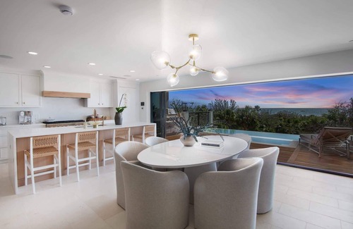 Siesta Key Village House | Siesta Beachfront Paradise: Infinity Pool & Spa!