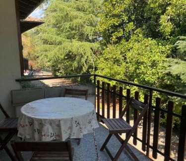 Villa Guardia Apartment | Signorile quadrilocale nel verde di Villa Guardia