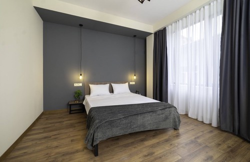Chugureti Hotel | Silent Hill Hotel Superior Room