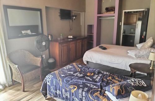 Riebeeckstad House | Silhouette Guest House