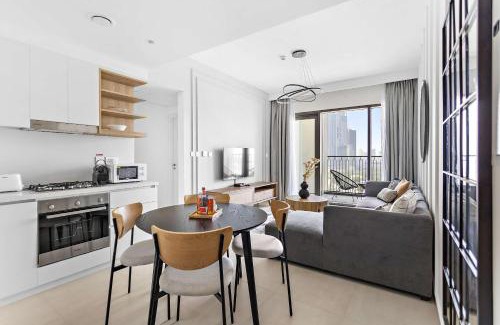 Trade Center Apartment | Silkhaus lavish 1BDR in new tower with pool & gym access