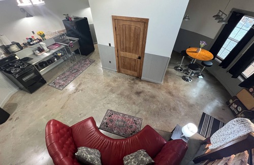Walnut Springs Cabin | Silo Junction Cabin A