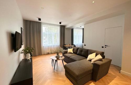 Kalkuni Apartment | Silver Apartment