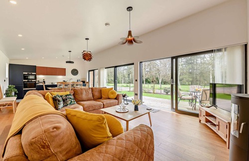 Beckley House | Silver Birch - Two Bedroom House, Sleeps 4