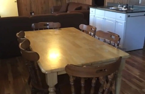 Indian Point Cottage | Silver Dollar City, 1 Mile - Table Rock Lake View - Woodsy - Foxfire Resort