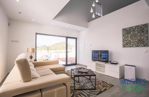 Angra do Heroismo House | Silver Gate Home