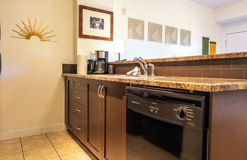 East Kootenay Apartment | Silver Rock Studio w/Queen bed