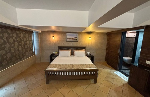 Uttan Hotel | Silverador Resort Club