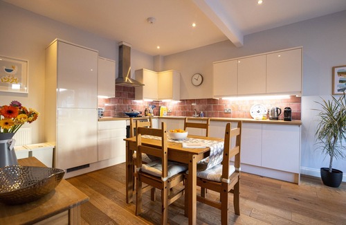 Meads Cottage | Silverdale Mews-Gorgeous 2 Bedroom Seaside Cottage
