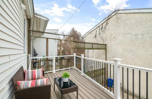 Manayunk Apartment | Silverwood Serenity: Large 2b 2b with Parking