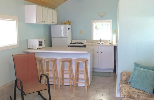 Clear Lake Cottage | Simple & Fun Studio Cottage