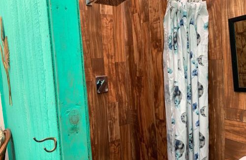 Mountain View House | Simply convenient tropical country studio