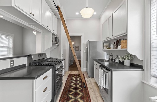 Le Roy House | Simply, Modern and Cozy stay in Leroy