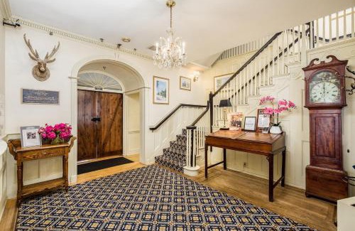 Simsbury Center Hotel | Simsbury 1820 House