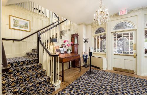 Simsbury Center Hotel | Simsbury 1820 House