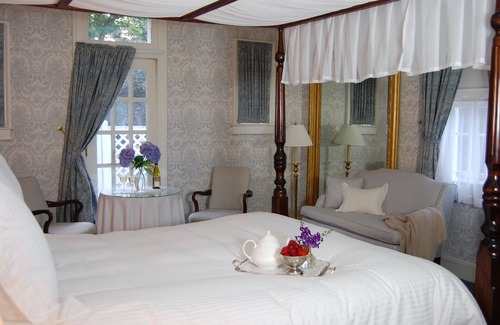 Simsbury Center Bed & Breakfast | Simsbury 1820 House