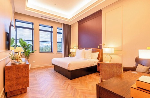 West Dundee Hotel | Sinclair Suites