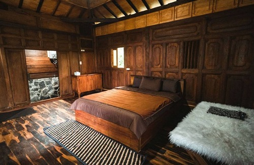 Kertek House | Singgasana Villa & Resto