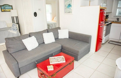 Indian Shores Cottage | Single family home with private beach access at HGTV's Sunburst Inn, sleeps up to 4