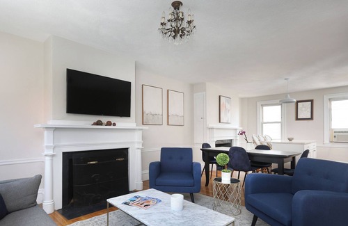 Thompson Square - Bunker Hill House | Single family - One Block to the Historic Bunker Hill Monument!