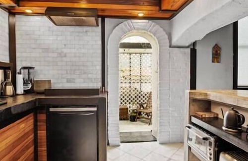Estate Demarara House | Single Night Bookings Welcome - Tropical Modern Loft - SoHo Style - Concierge
