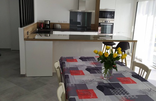 Poulgoazec House | Single storey house , sea view, 7 minutes walk from Kersiny beach