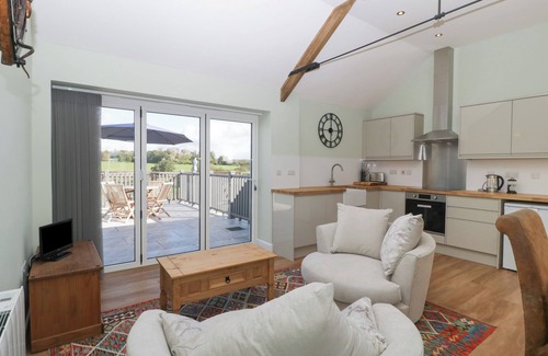 Mere Cottage | SINGLETREE COTTAGE, pet friendly, with a garden in Mere