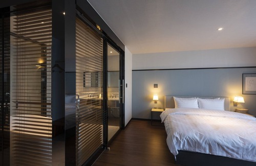 Gangseo District Hotel | Sinho Brown-dot