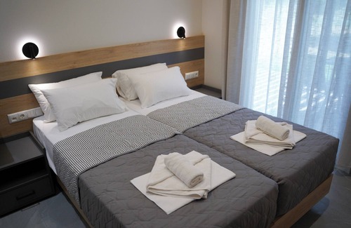 Paralia Skotinis Hotel | Sintrivanis Beach Resort