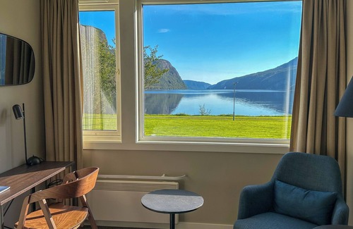 Tonstad Hotel | Sirdalsvatnet Hotel