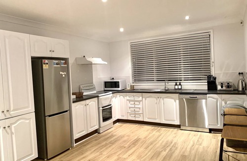 Cessnock House | Sirena's Home with the pool!