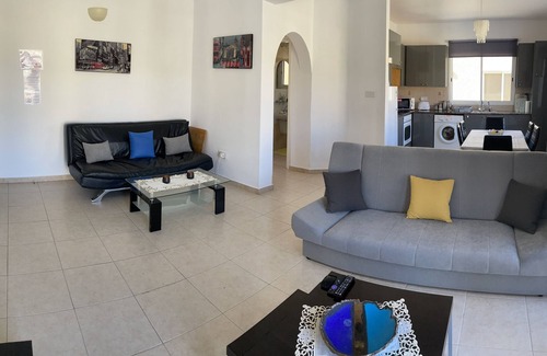 Universal Apartment | Sirena Sunrise