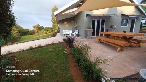 Dullstroom Villa | SiriMiri Cottage Dullstroom