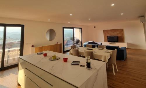 Ponte da Barca Apartment | Sisters Apartamento -200m2 centre ville
