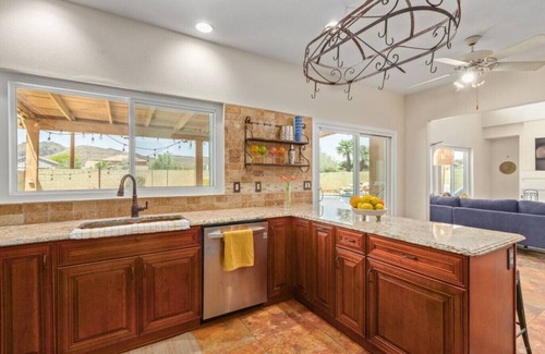 Upland Hills House | Six Flags, Hiking, Shopping|Phoenix | Pool