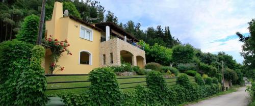 Zigos House | Six Steps From The Forest