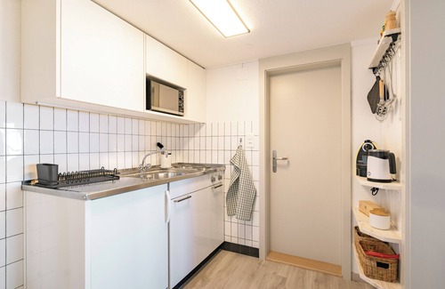 Leissigen Apartment | Skandi Lodge with lake view near Interlaken