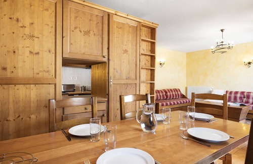 Lanslevillard Condo | Ski aux pieds ! Charmant T2 + cabine | Piscine