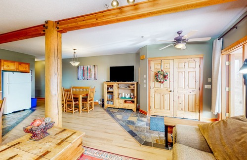 Snow Pine Estates Condo | Ski-in/out condo with a hot tub, grill, fireplace, & washer/dryer - dog-friendly
