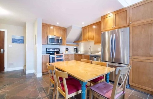 Blackcomb Apartment | Ski-in Ski-out 2 bed 2 bath at Upper Village Heated pool, 2 Jaccuzi, Ski vallet
