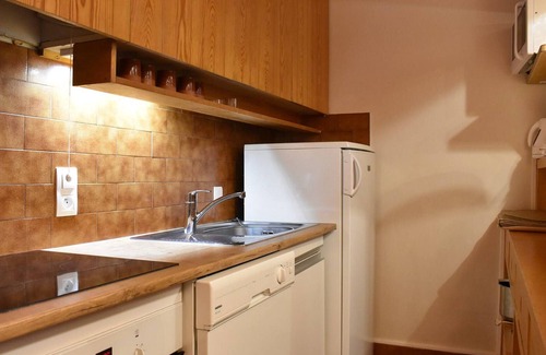 Meribel Apartment | Ski-In/Ski-Out 3BR Mezzanine Apartment for 7 People with Parking – Méribel